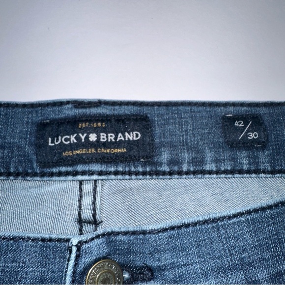 Men’s Lucky Brand 363 Straight Jean - Picture 3 of 11